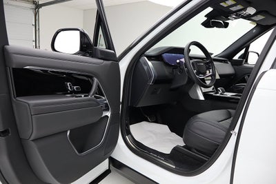 2025 Land Rover Range Rover P530 SE