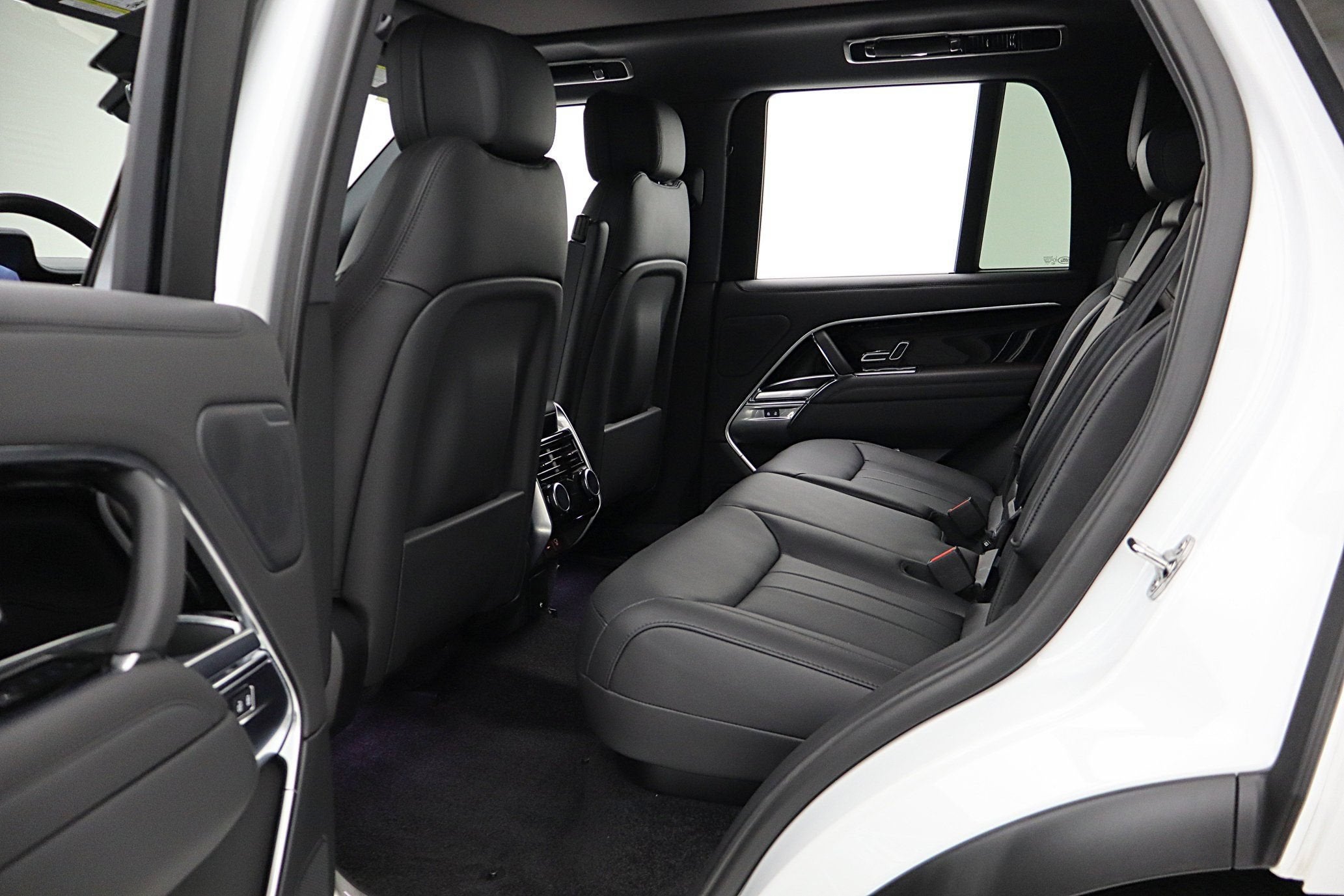 2025 Land Rover Range Rover P530 SE