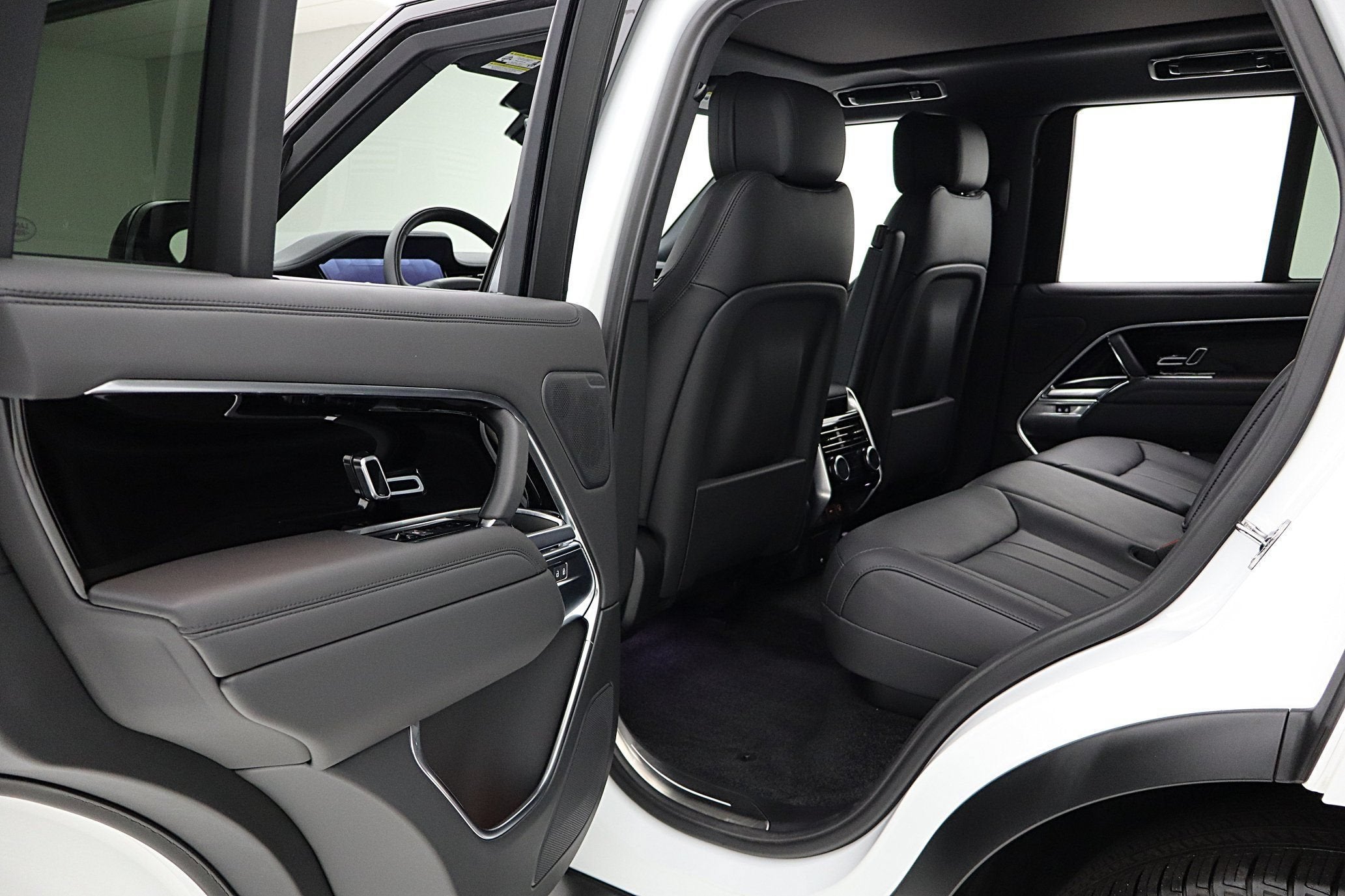 2025 Land Rover Range Rover P530 SE