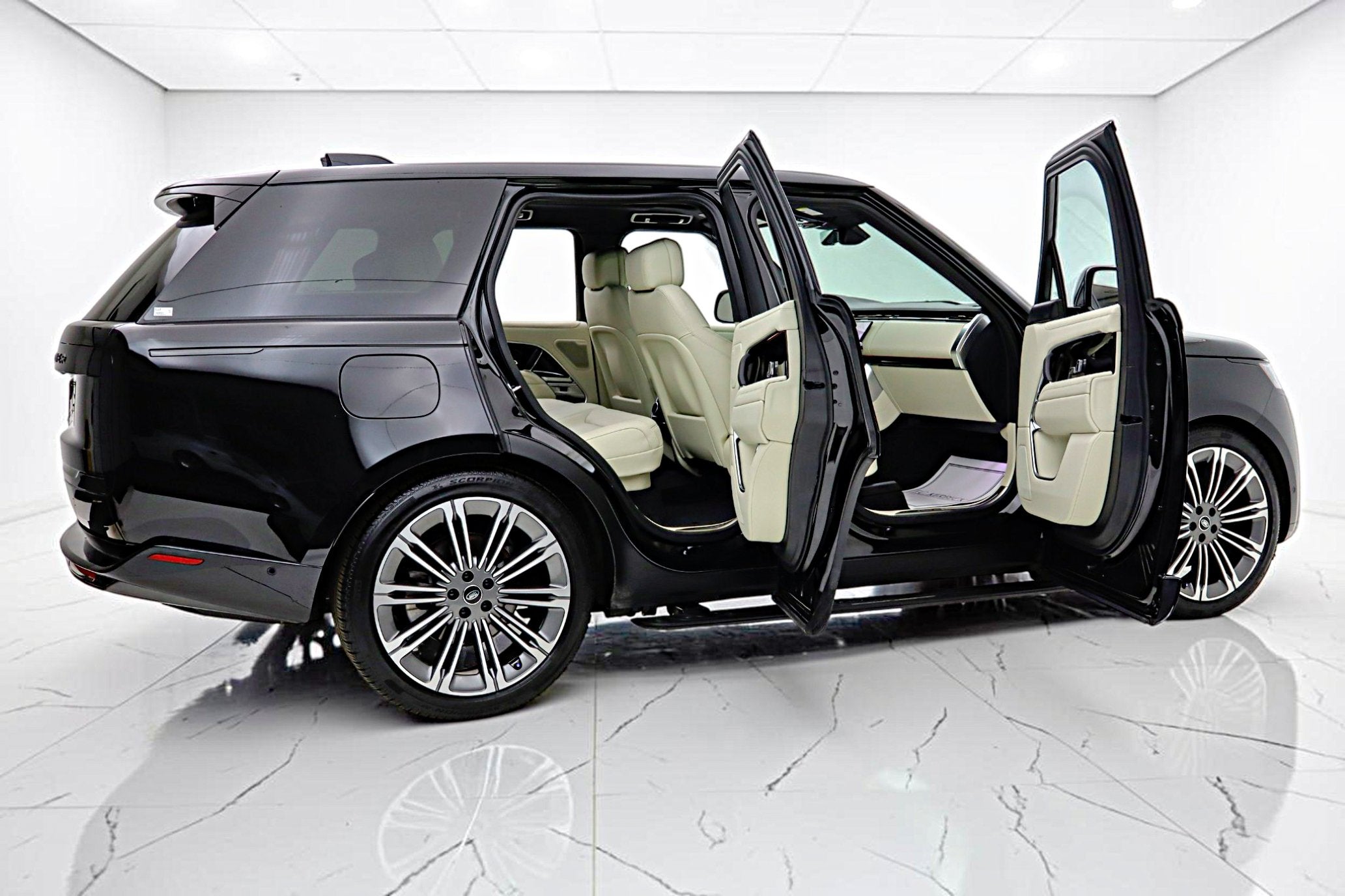 2025 Land Rover Range Rover P400 SE