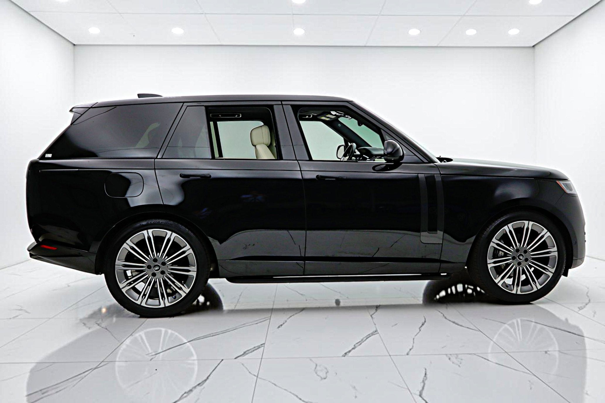 2025 Land Rover Range Rover P400 SE