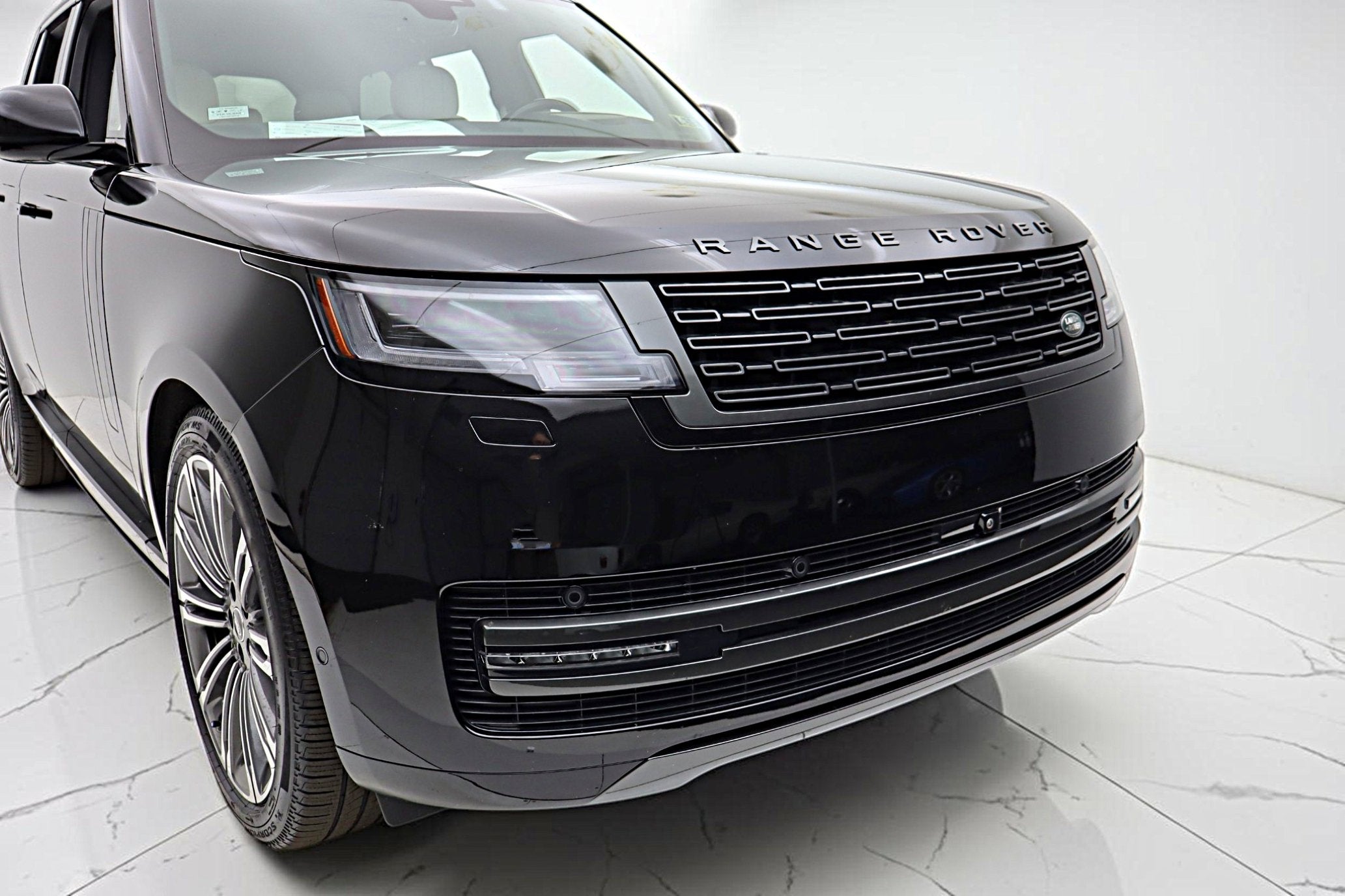 2025 Land Rover Range Rover P400 SE