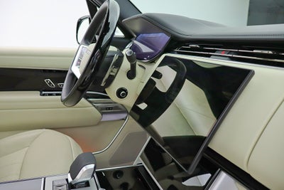 2025 Land Rover Range Rover P400 SE