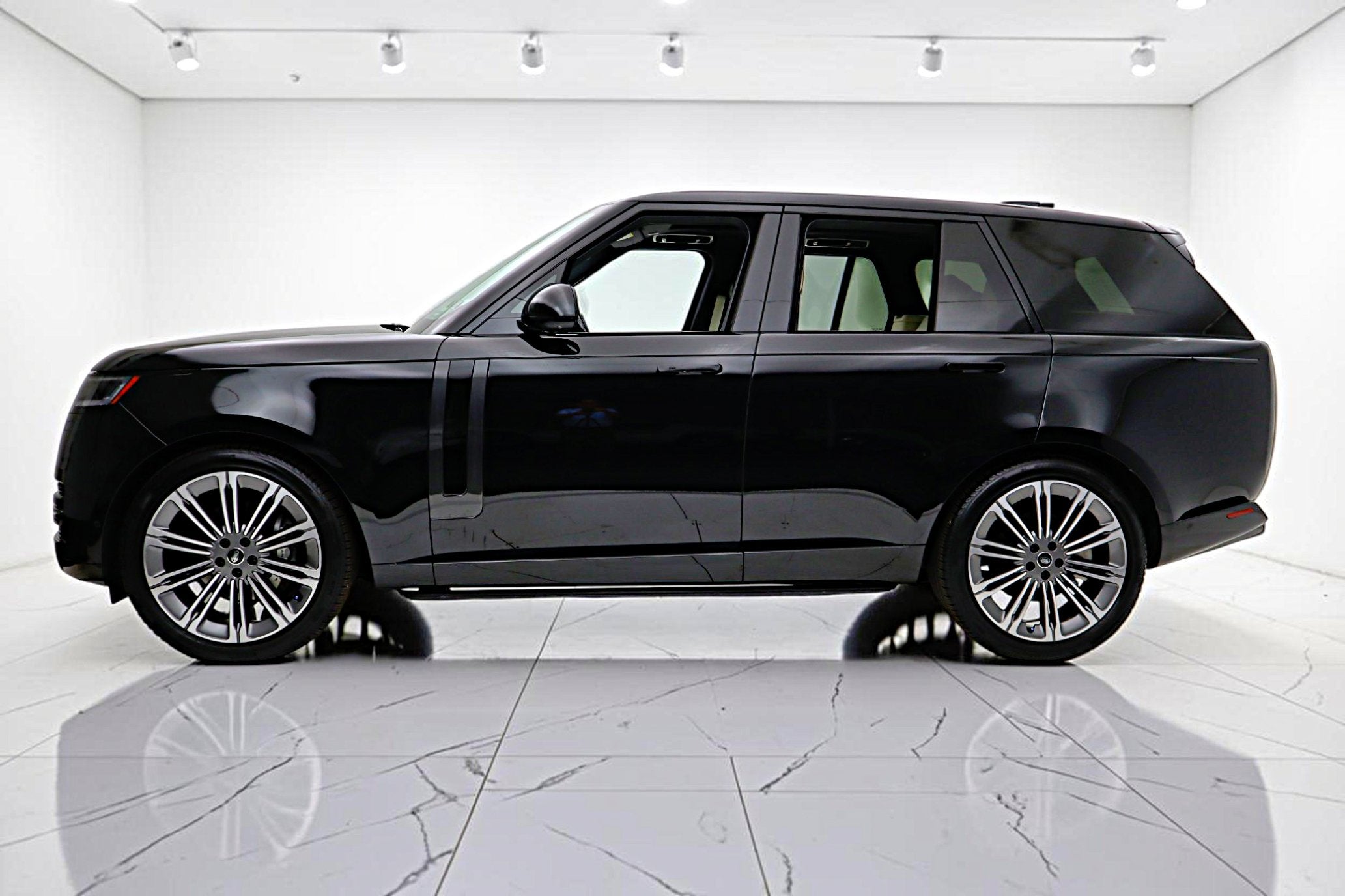 2025 Land Rover Range Rover P400 SE