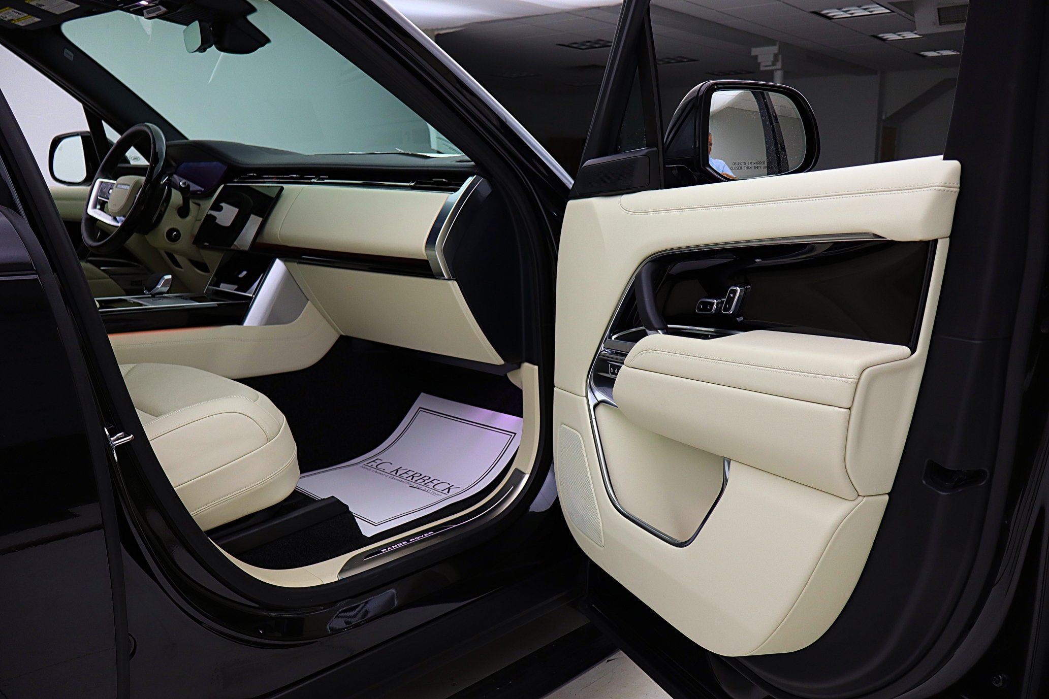 2025 Land Rover Range Rover P400 SE