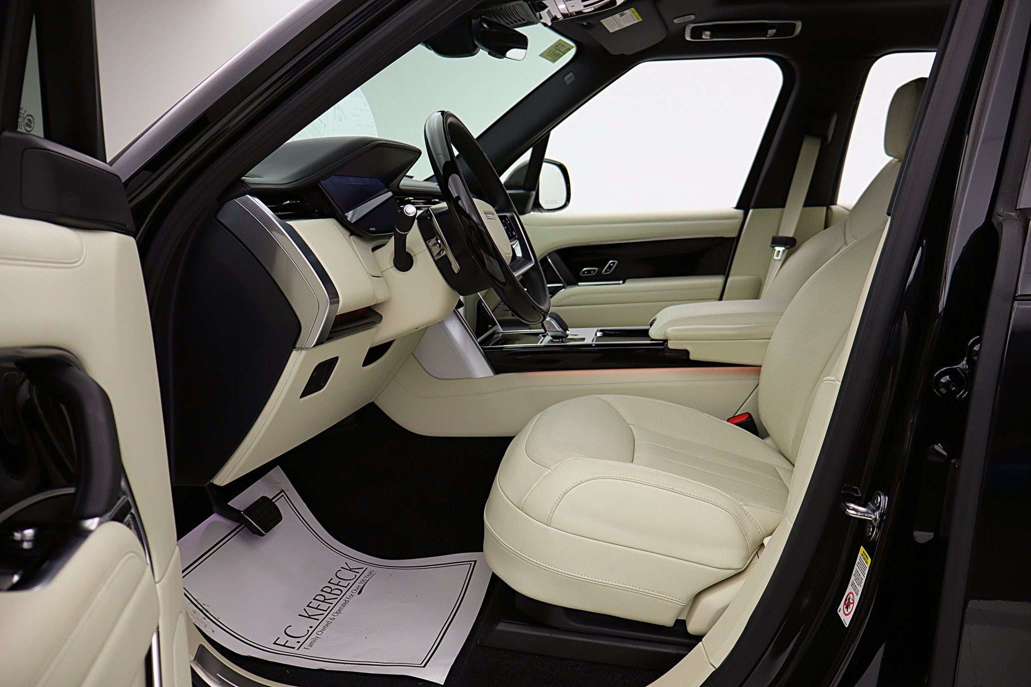 2025 Land Rover Range Rover P400 SE