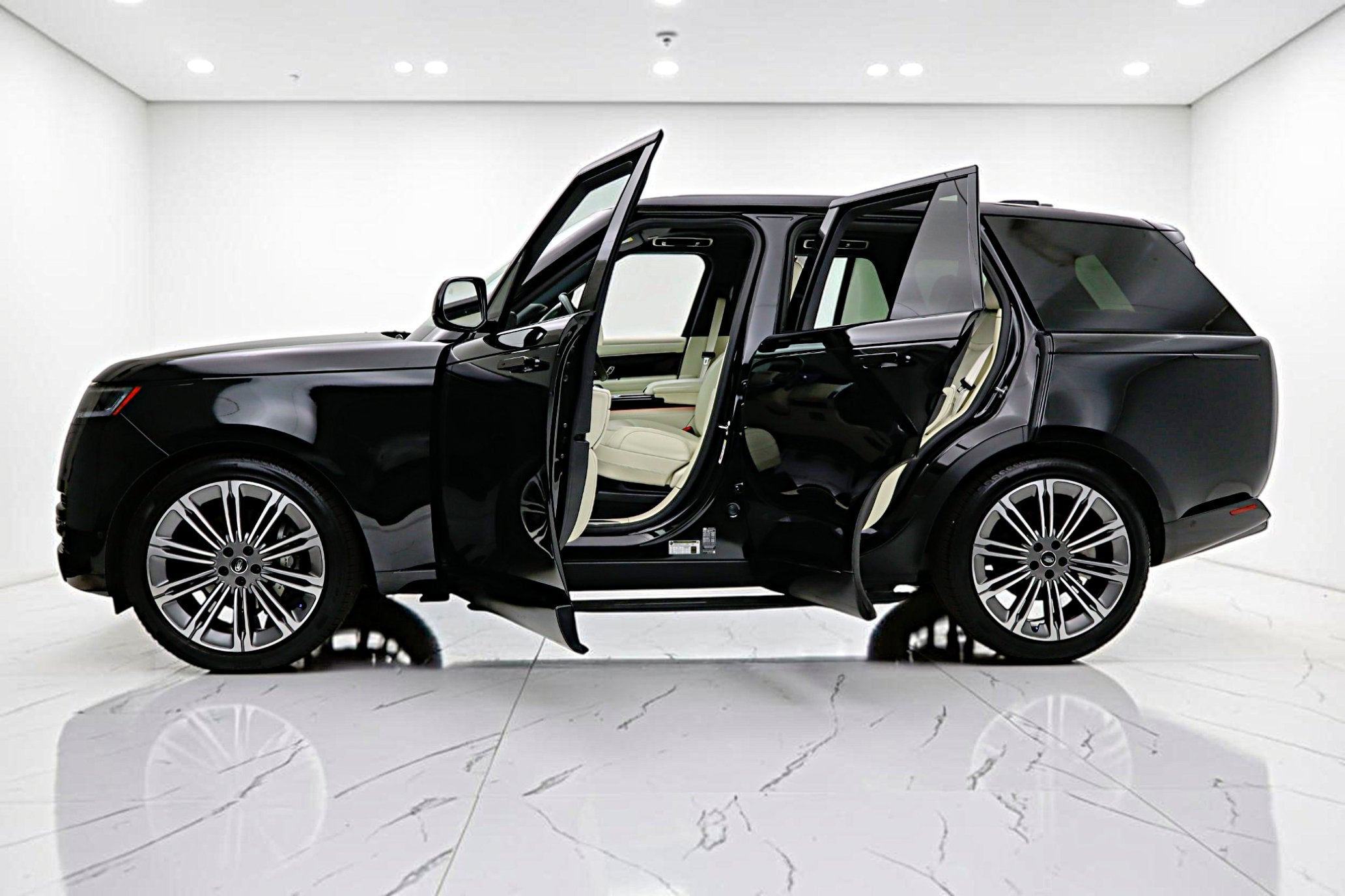 2025 Land Rover Range Rover P400 SE