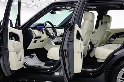 2025 Land Rover Range Rover P400 SE