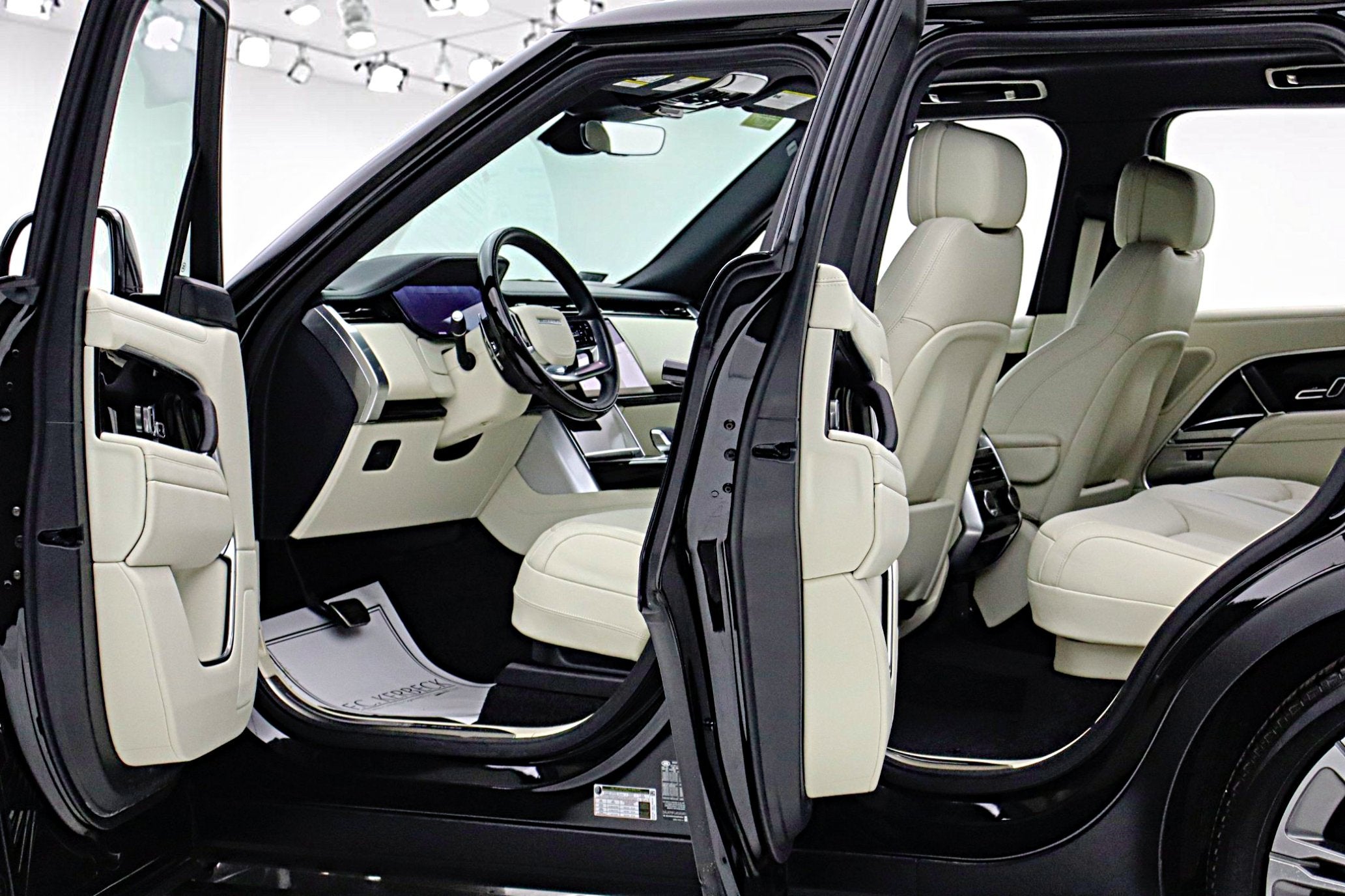 2025 Land Rover Range Rover P400 SE