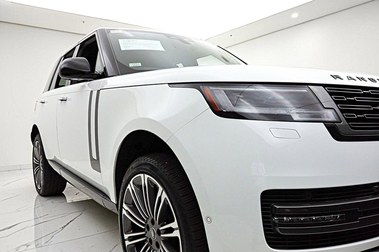 2024 Land Rover Range Rover P400 SE