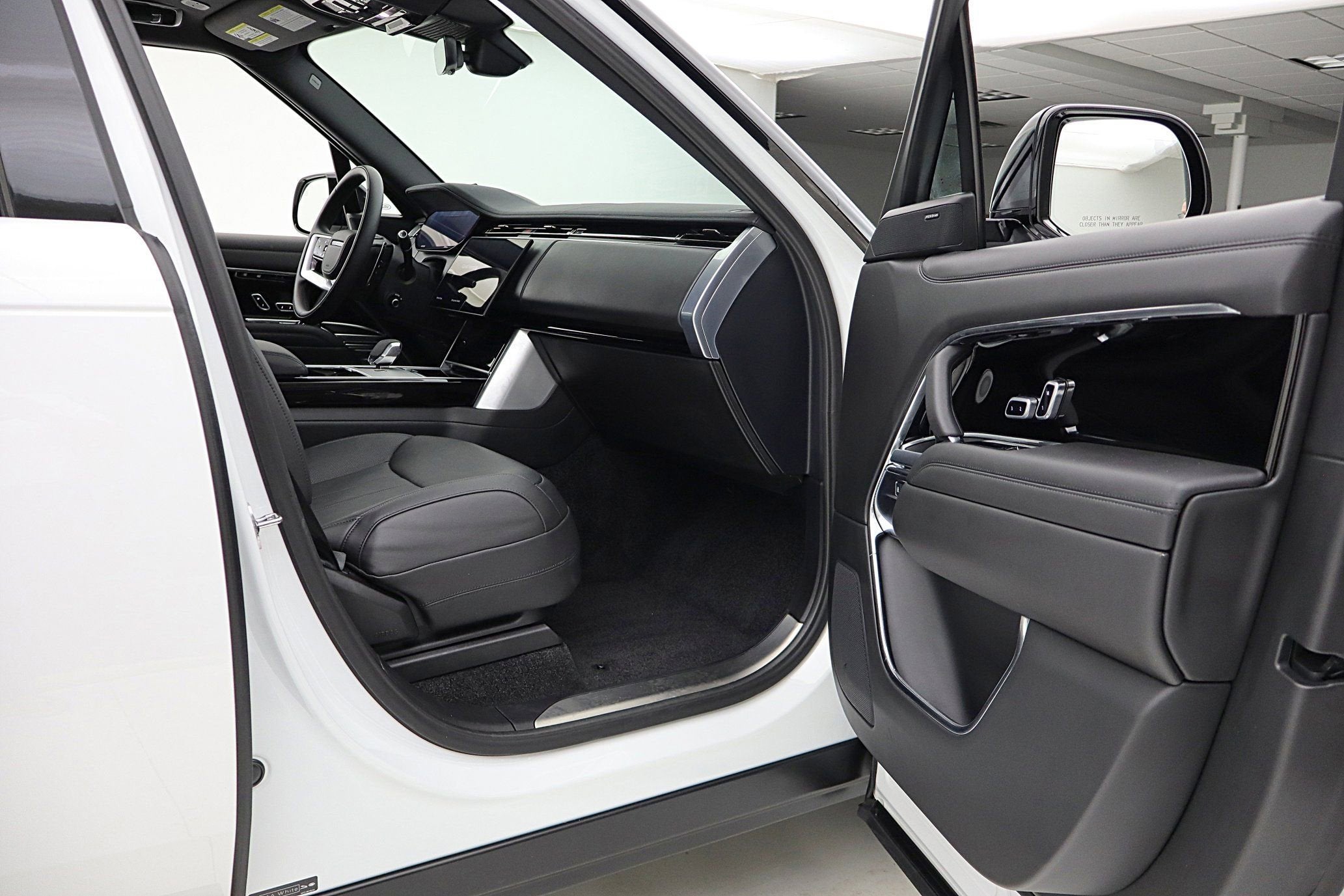 2024 Land Rover Range Rover P400 SE
