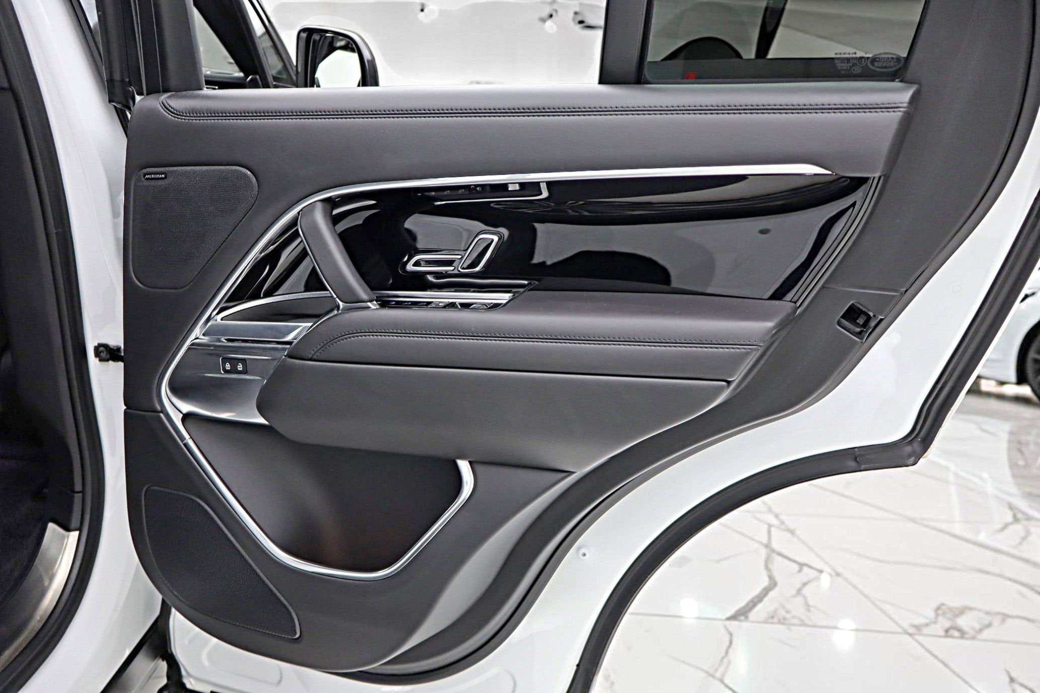 2024 Land Rover Range Rover P400 SE