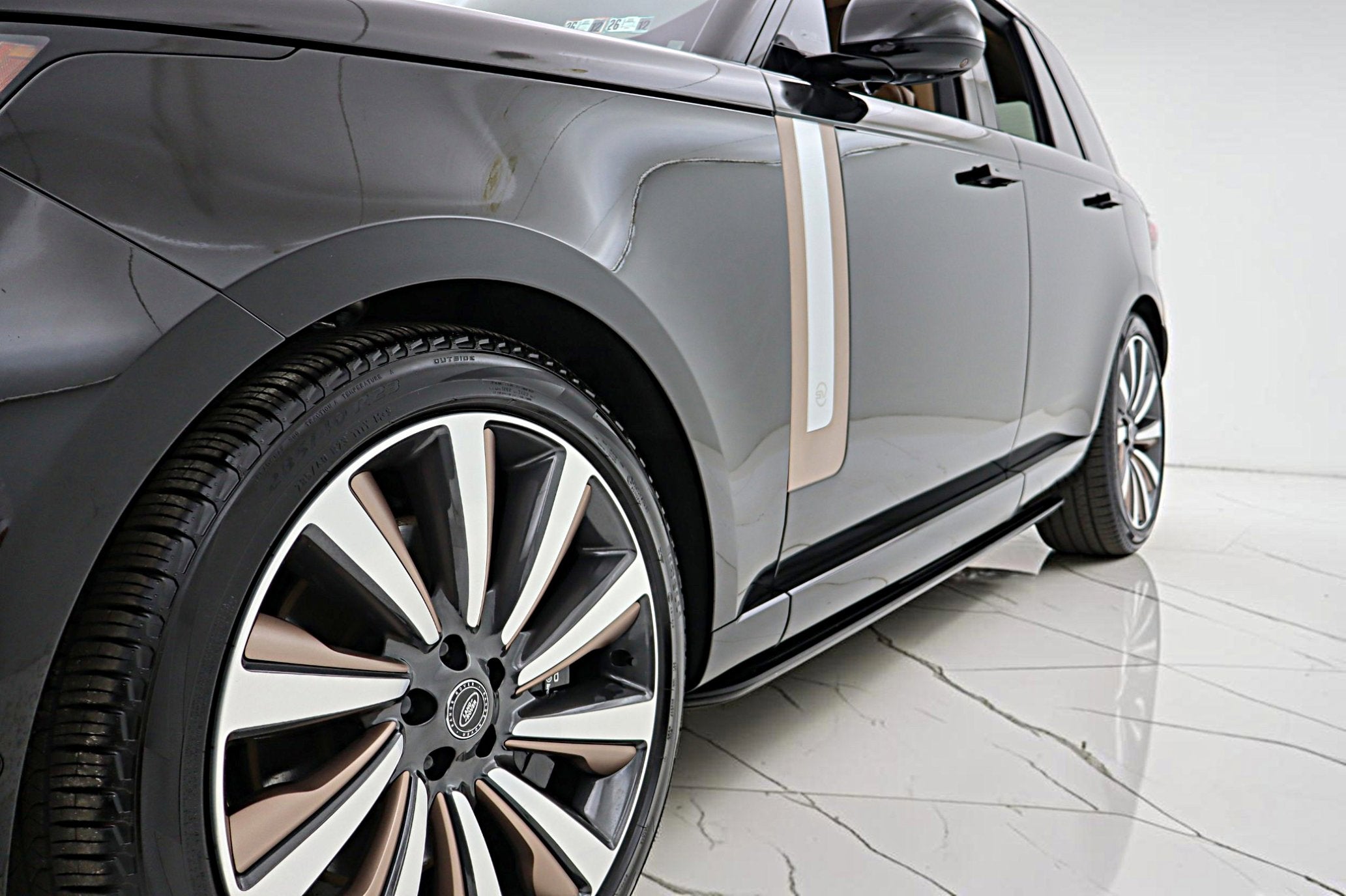 2024 Land Rover Range Rover P615 SV