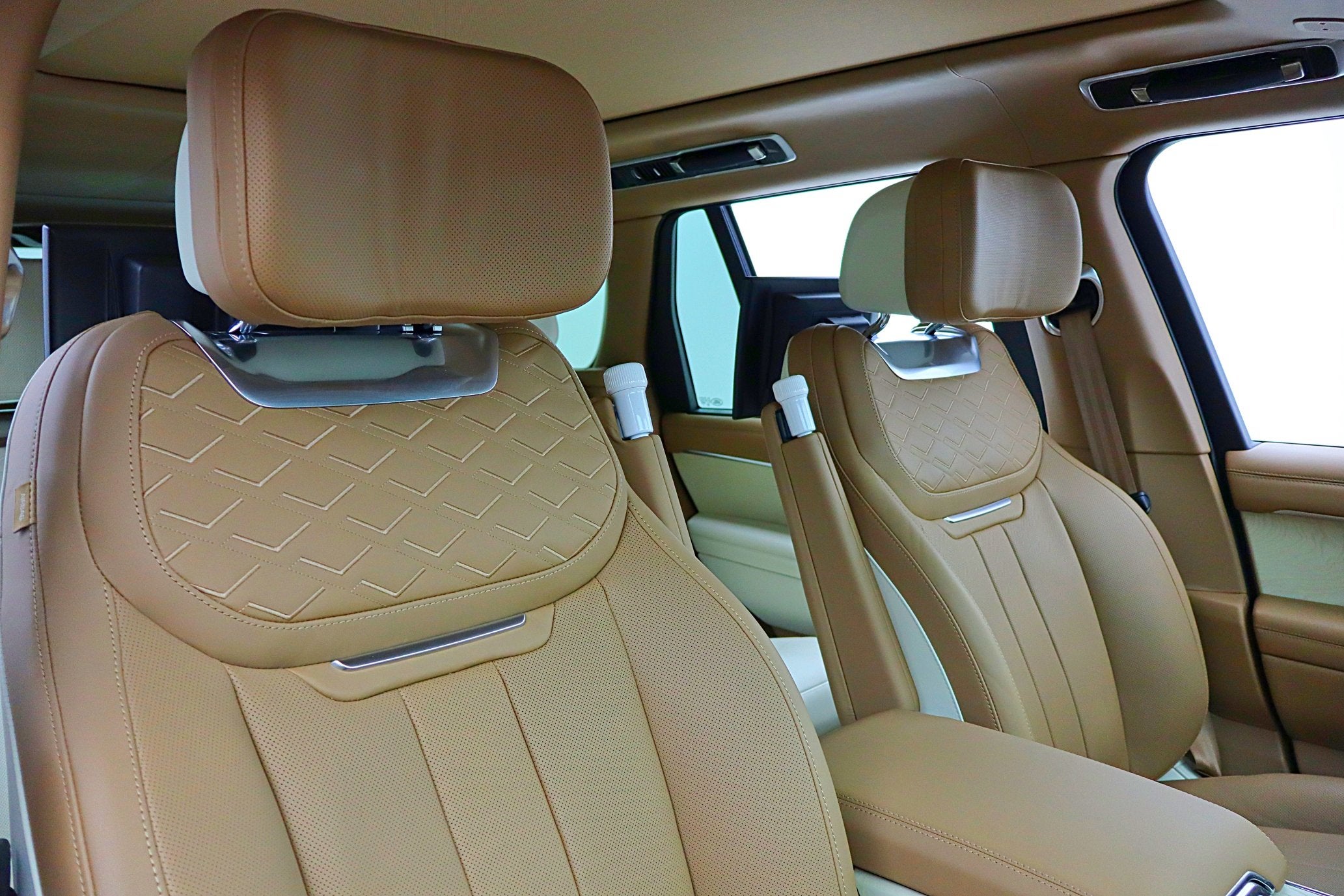 2024 Land Rover Range Rover P615 SV