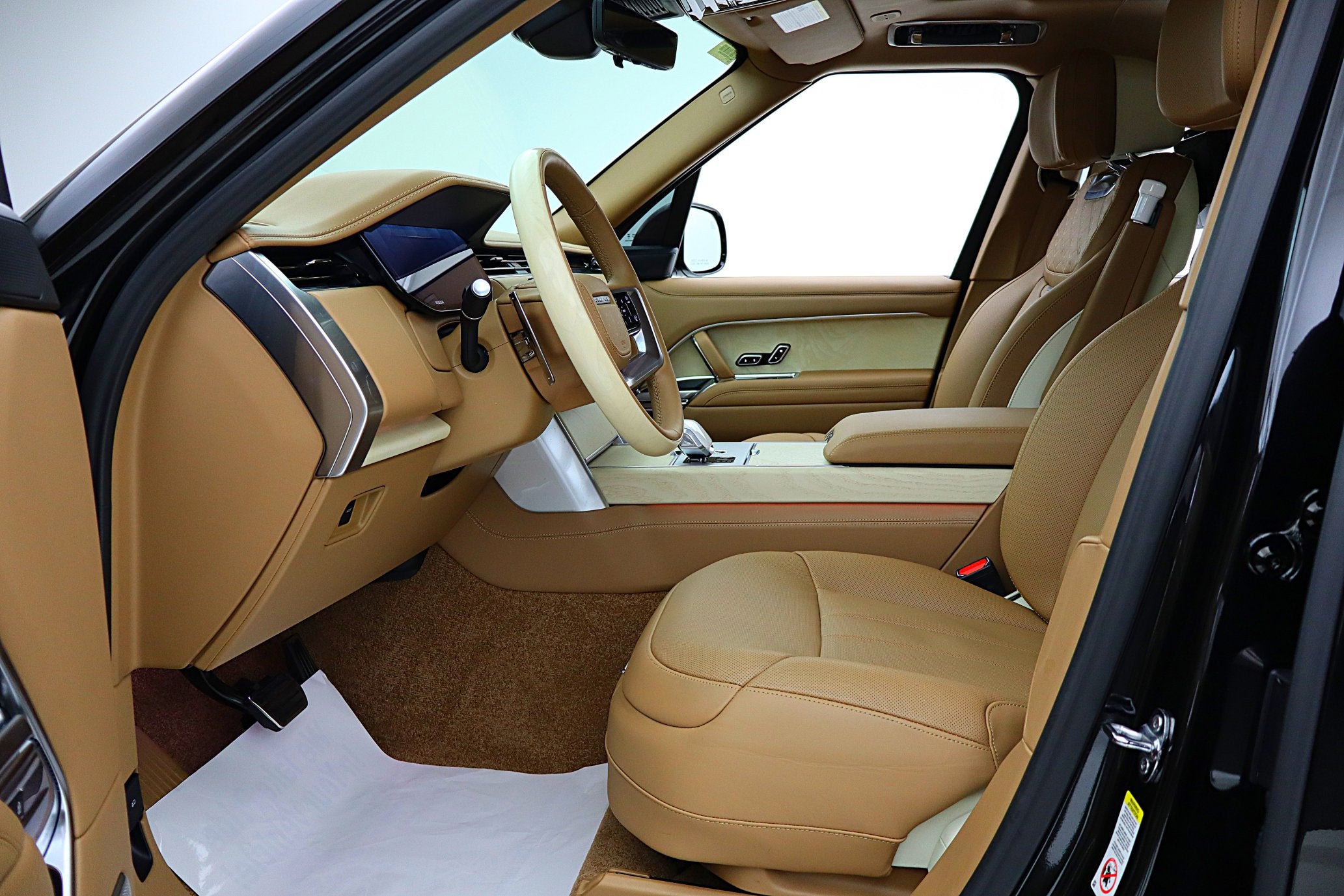 2024 Land Rover Range Rover P615 SV