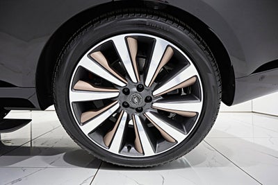 2024 Land Rover Range Rover P615 SV