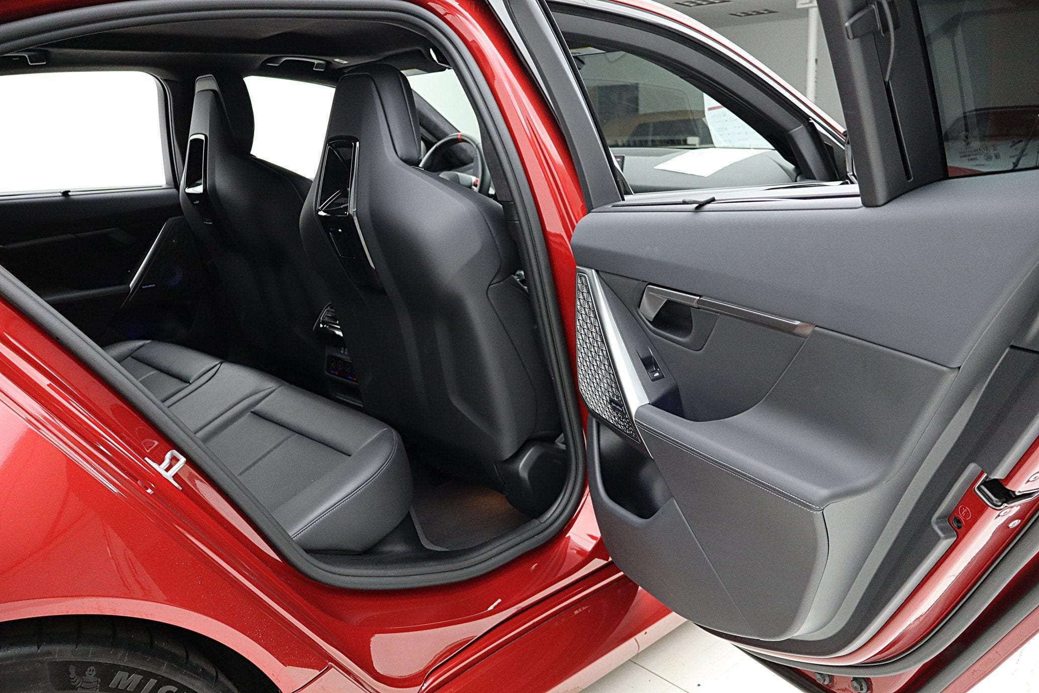 2025 BMW M5 NA