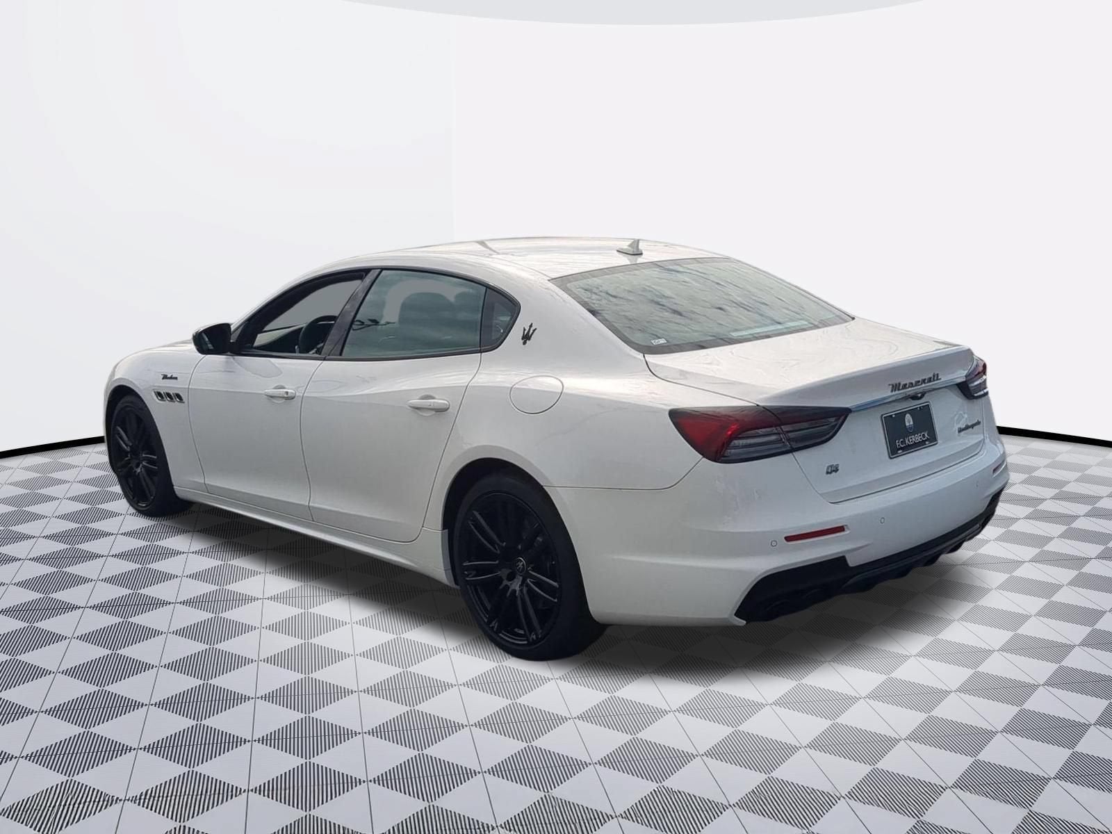 2023 Maserati Quattroporte Modena Q4